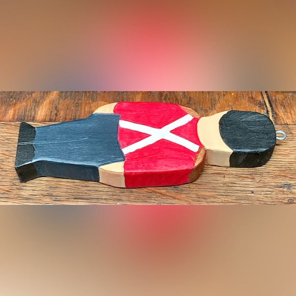 Y2K Vintage Artisan Hand Crafted Wooden Old Style Soldier Ornament - Picture 11 of 12